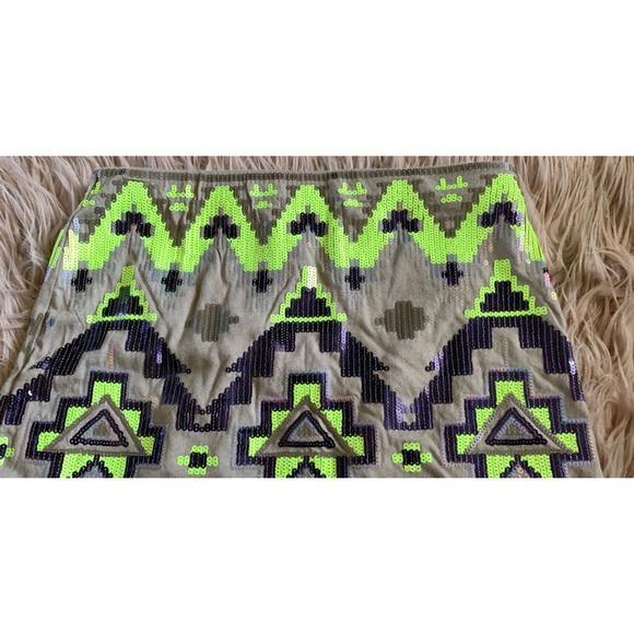 Express Aztec pattern skirt - Picture 2 of 4